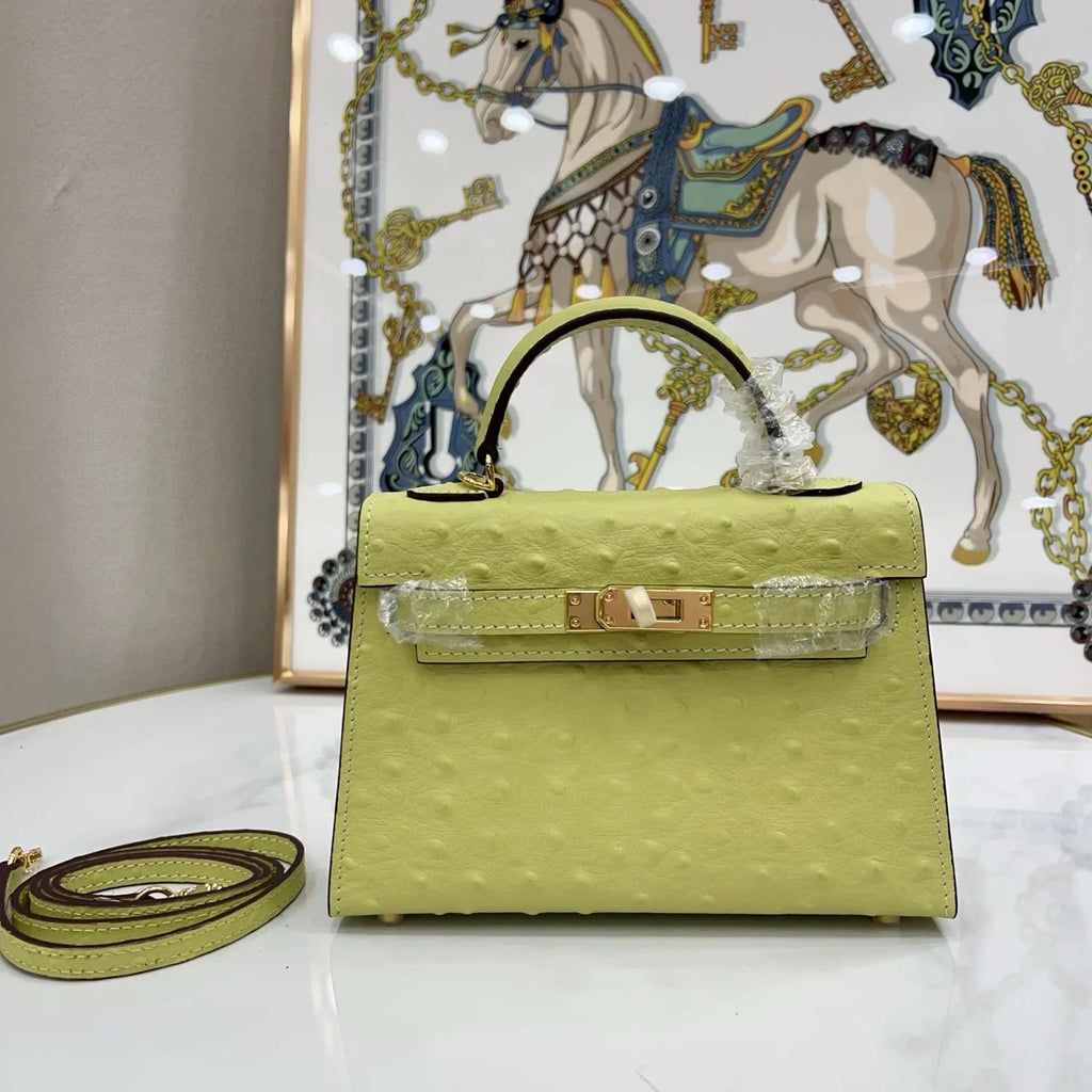 Kelly 32 ostrich handbag Green Ostrich gold Hardware